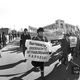 Фото ЦГА КФФД КР. Жители Фрунзе на демонстрации в честь Великой Октябрьской революции, 1990 год