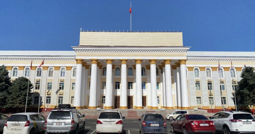 Сообщили о&nbsp;бомбе. Из&nbsp;Дома правительства эвакуировали служащих МИД и&nbsp;Минэкономики
