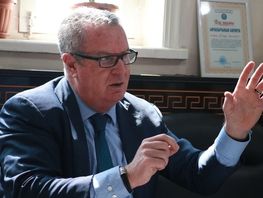 Президента АУЦА Эндрю Качинса задержат при попытке выезда из&nbsp;страны
