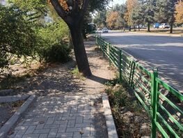 Тротуар в&nbsp;никуда. Аллею на&nbsp;улице Медерова в&nbsp;Бишкеке не&nbsp;доделали
