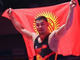 Wrestler Akzhol Makhmudov dreams of putting Olympic gold medal on his father