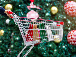 Сколько вы&nbsp;планируете потратить денег на&nbsp;Новый год? Опрос
