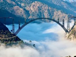 В&nbsp;Индии открыли самый высокий в&nbsp;мире железнодорожный мост через реку Ченаб
