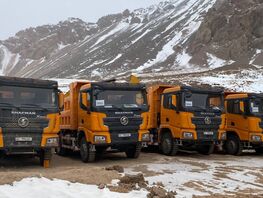 На&nbsp;месторождение Тоголок доставлена партия тяжелой горной техники
