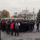 Фото 24.kg. Возле мэрии Бишкека проходит митинг