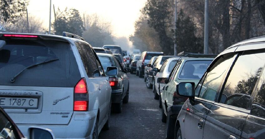 Бишкек стоит часами. За&nbsp;три месяца водители потеряли более 200 часов в&nbsp;пробках
