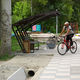 Фото ИА «24.kg». Новые скамейки в парке «Карагачевая роща»