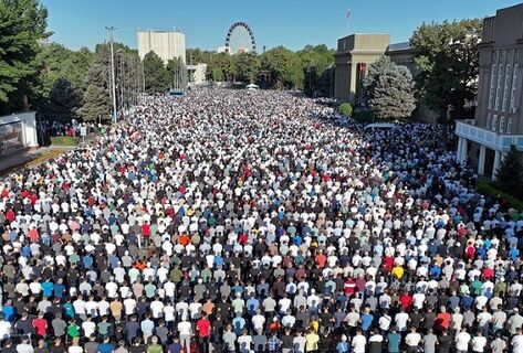 Бишкекте Орозо айт намазы эски аянтта окулат
