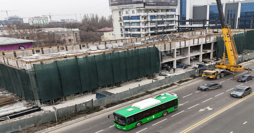В&nbsp;центре Бишкека демонтируют конструкцию на&nbsp;пересечении Чуй/Абдрахманова
