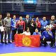 Фото @worldalyshfederation. Мээрим Момунова (в верхнем ряду четвертая справа) с партнерами по сборной Кыргызстана на чемпионате мира - 2019 по алышу