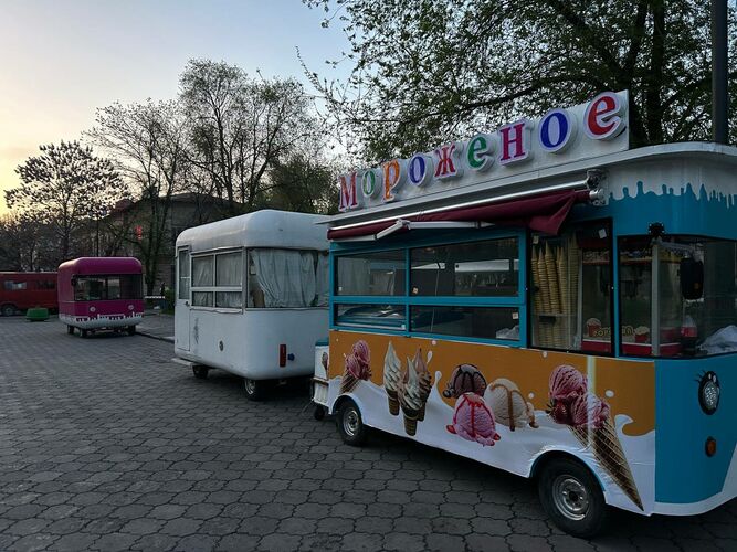 Фото читателя 24.kg. Комки стоят друг на друге буквально