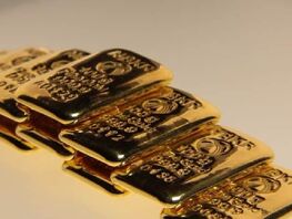 Золото упало в&nbsp;цене. Сколько заработали и&nbsp;потеряли владельцы мерных слитков
