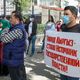 Фото 24.kg. Сторонники НДПК митингуют у здания административного суда Бишкека