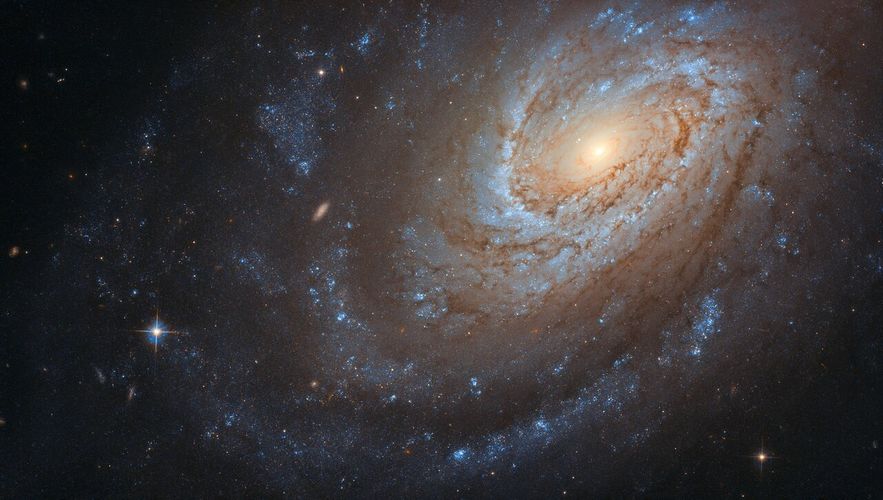 ESA/Hubble & NASA, D.Leonard