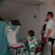 Фото 24.kg. Врач после осмотра решает, куда направить больного