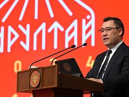 Садыр Жапаров армияны заманбап чакырыктарга туруштук берерин белгиледи
