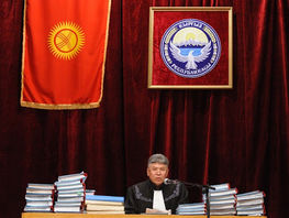 Видео с&nbsp;пьяным судьей. Дамирбек Онолбеков прокомментировал скандальный ролик
