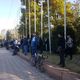 Фото 24.kg. Митингующие ждут выступления Садыра Жапарова у Дома правительства