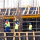 Фото 24.kg. Иностранные рабочие на стройплощадке нового здания администрации президента