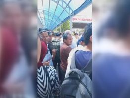 Об&nbsp;очередях на&nbsp;КПП &laquo;Достук&raquo; в&nbsp;Ошской области сообщила кыргызстанка
