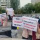 Фото 24.kg. В Бишкеке проходит митинг в поддержку Миры Карыбаевой