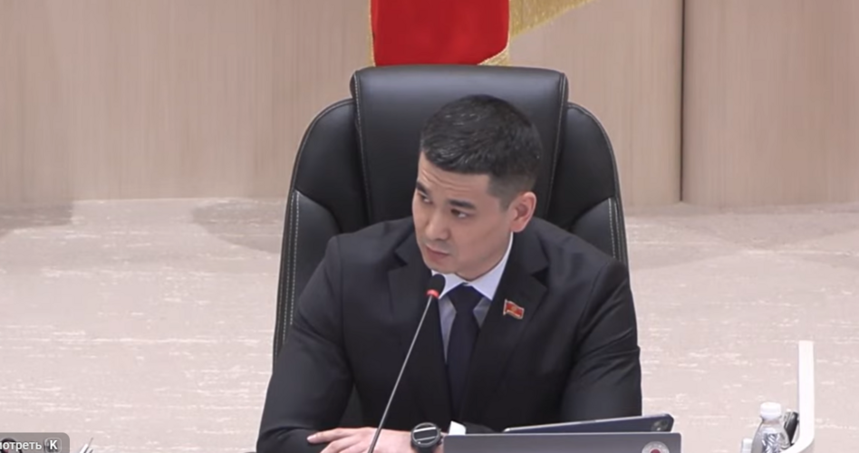 скриншота с прямого эфира