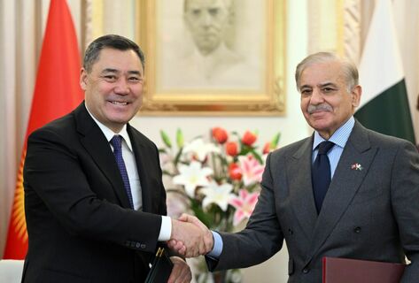 Садыр Жапаровдун Пакистан сапарында он&nbsp;алты документке кол коюлду. Тизме
