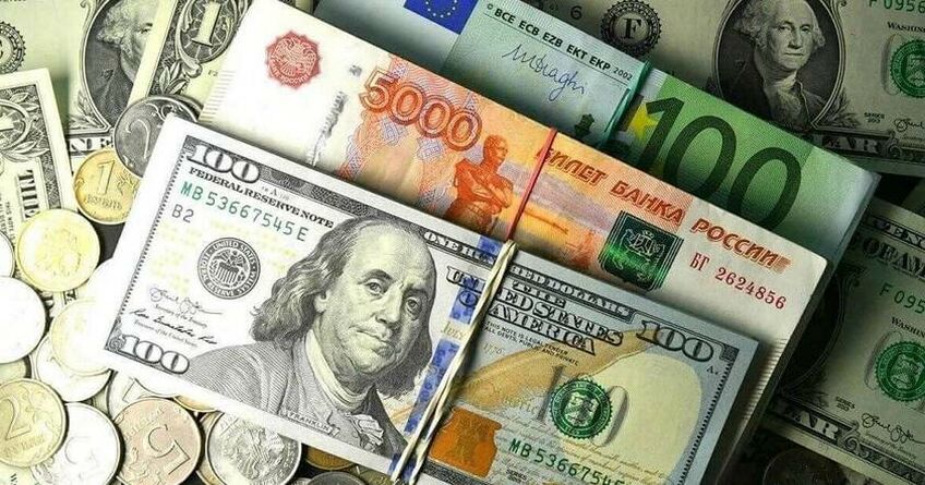 Доллар продолжает дешеветь, рубль и&nbsp;евро подорожали относительно сома
