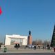 Фото 24.kg. В Бишкеке на центральной площади собралось примерно 500 человек