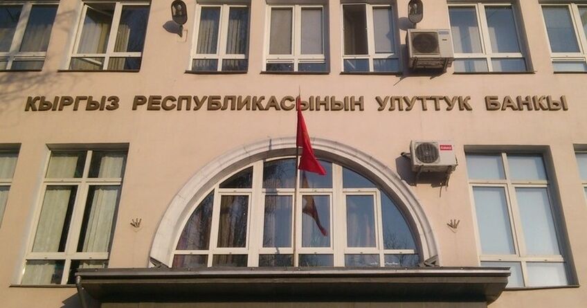 Атақты еркектердің жалаңаш суреттері