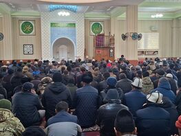 В&nbsp;мечетях Кыргызстана прочитали молитву с&nbsp;просьбой послать Кыргызстану снег
