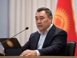 Садыр Жапаров: Практику строительства по&nbsp;1&nbsp;километру дороги прекратили
