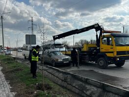 Район у&nbsp;рынка &laquo;Кудайберген&raquo; в&nbsp;Бишкеке превратился в&nbsp;автобазар. Ответ мэрии
