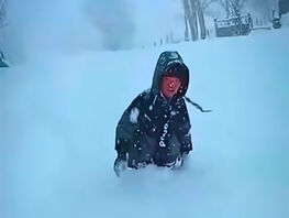 Сквозь метровый снег к&nbsp;школе: президент пригласил ученика на&nbsp;елку
